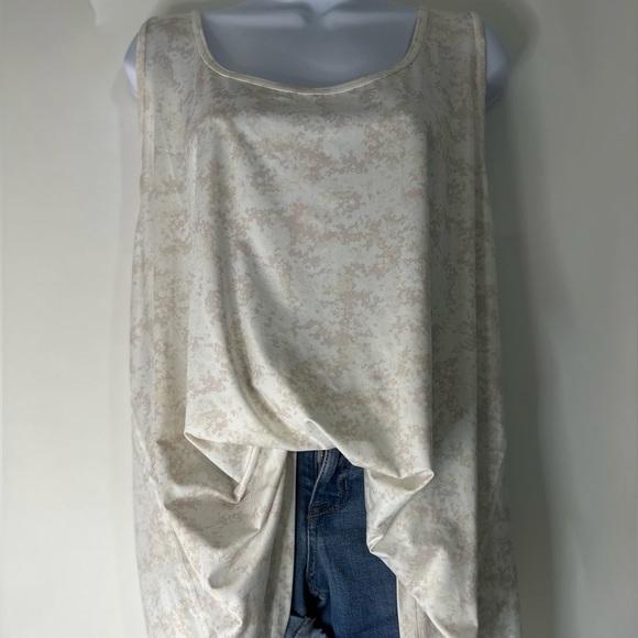 FABLETICS Nwot- Razor Back Tank! - Picture 8 of 11